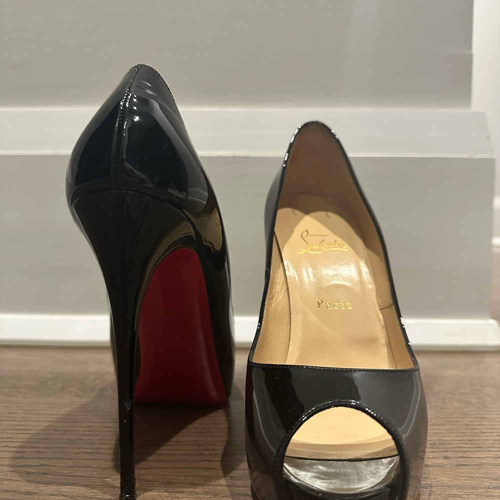 AUTHENTIC LOUBOUTIN VERY PRIVÉ